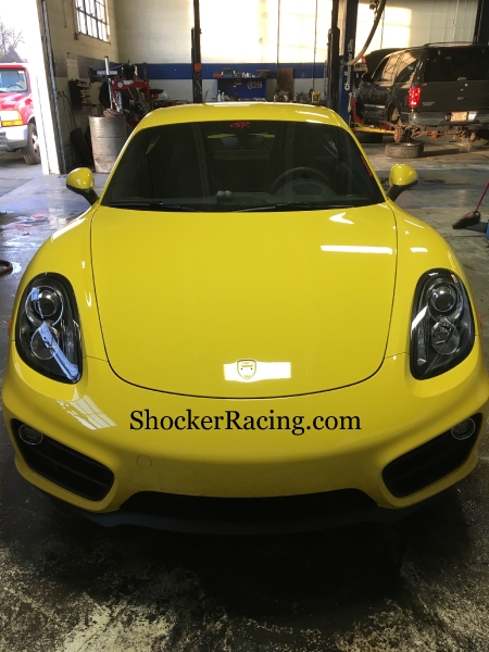 Porsche Cayman 981 Hood Crest Removal_1