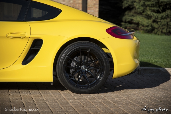 Racing Yellow Porsche Cayman 981 with O.Z. Leggera HLT's_4