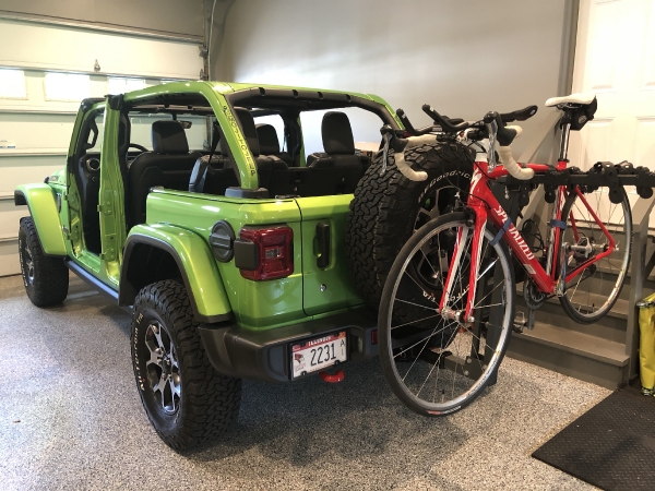 Jeep JL Hitch Extension, Mopar Floor Mats, and Shorty Antenna_1