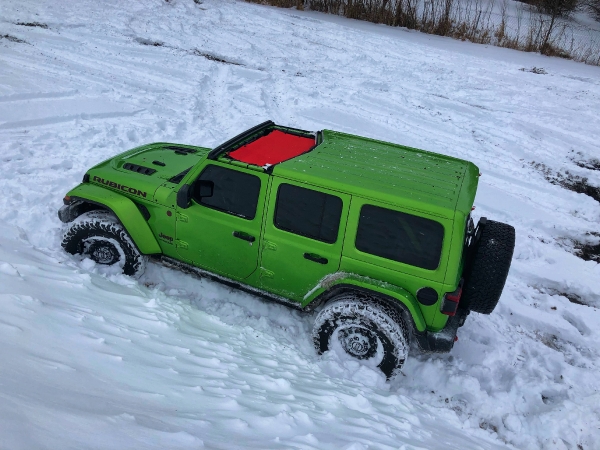 Mojito Jeep JL Playing in the Snow_2