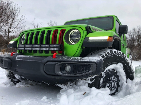 Mojito Jeep JL Playing in the Snow_3