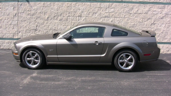 For Sale 2005 Ford Mustang GT_2