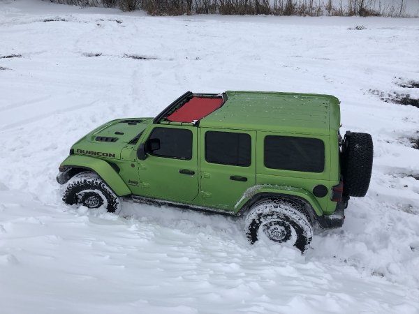 Mojito Jeep JL Playing in the Snow_5