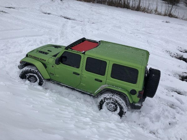 Mojito Jeep JL Playing in the Snow_7