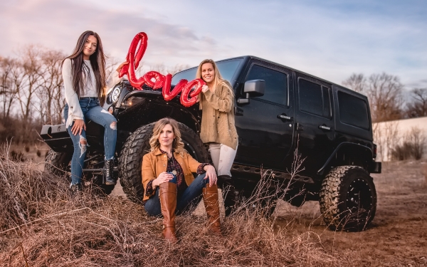 Jeep Girls - Kim, Kelsey Jackson, and Cora Nakos